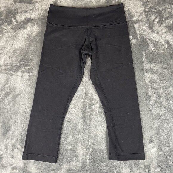 Lululemon Pants - Lululemon Leggings Women’s Size 6 Capri Length Measures 26x19 Black